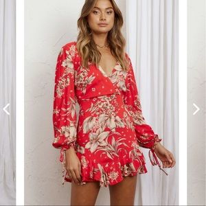 🌟 NEW SELFIE LESLIE RED FLORAL CUT OUT BACK DRESS